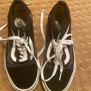 Black women’s old sskool vans 7.5